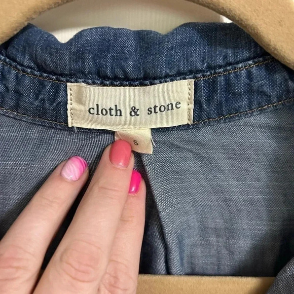 Anthropologie cloth & stone Chambray Distressed Raw Hem Button Shirt S - Picture 4 of 9